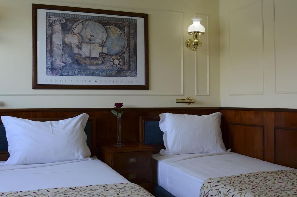 Invicta Ribeira Boat Hotel Porto Bagian luar foto