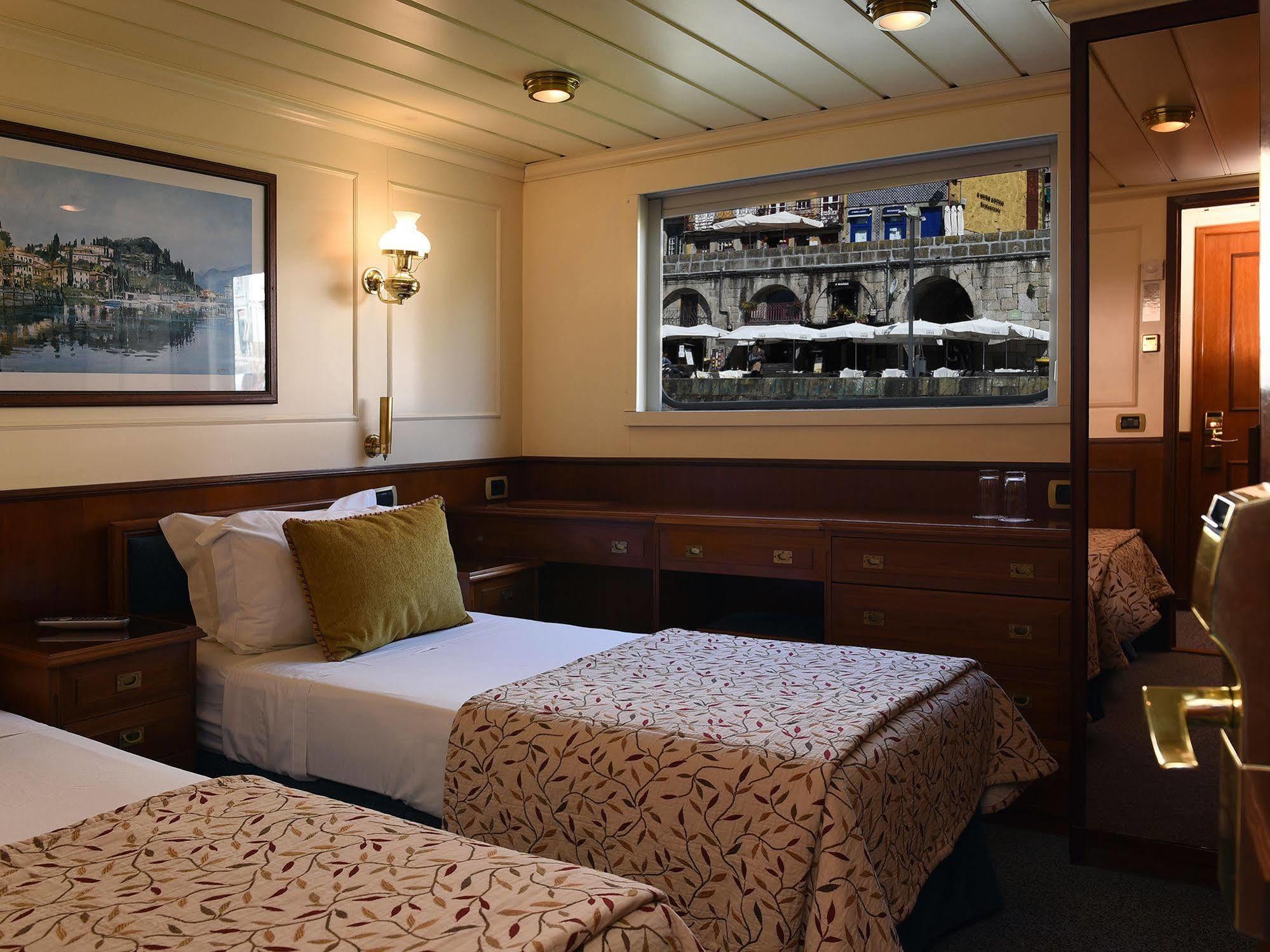 Invicta Ribeira Boat Hotel Porto Bagian luar foto